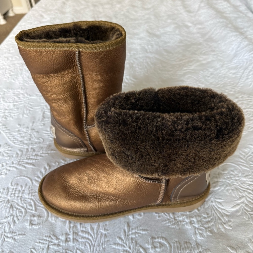 Cozy Metallic Bronze Faux Fur-Lined Boots size 9